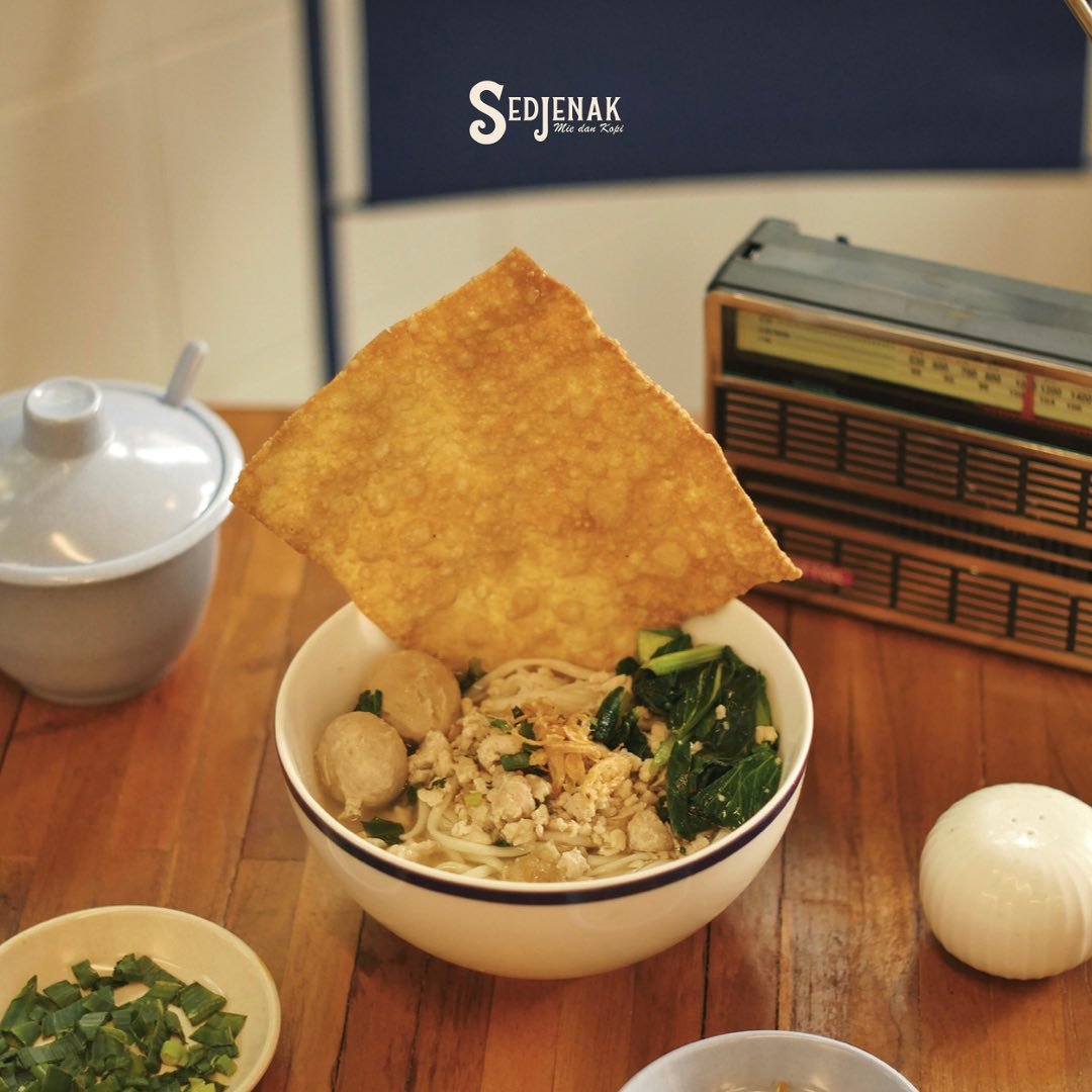 Sudah tau menu ini belumSajian di Sedjenak tidak hanya yamien saja, tetapi ada juga Mie Kuah Spe